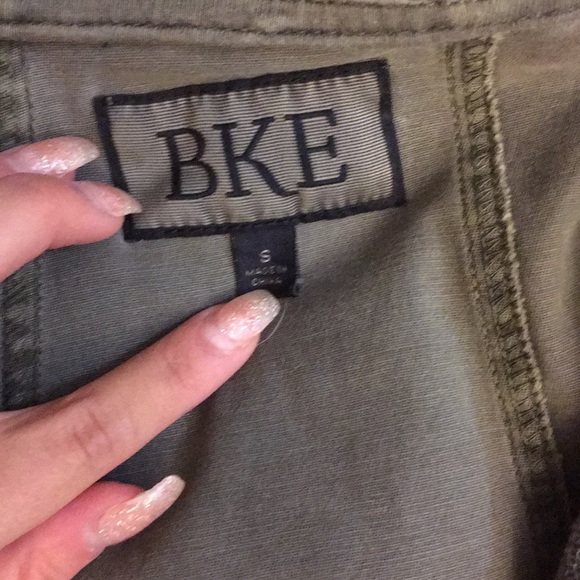 Vest - Picture 2 of 4